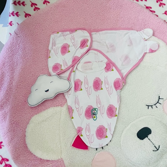 3 Baby Girl Swaddles: Newborn to 3 Months - Picture 6 of 7